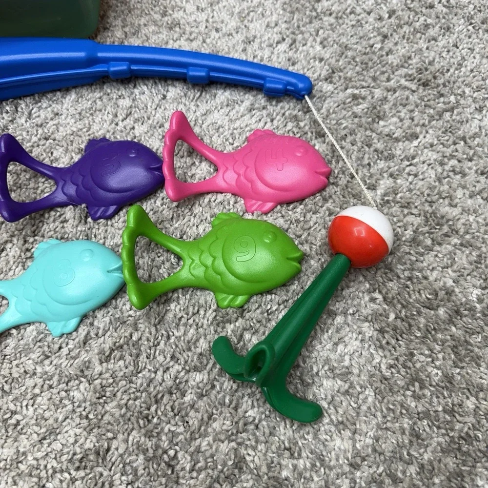 Vintage Little Tikes Catch & Count Fishing set tackle box pole kids toy (read)